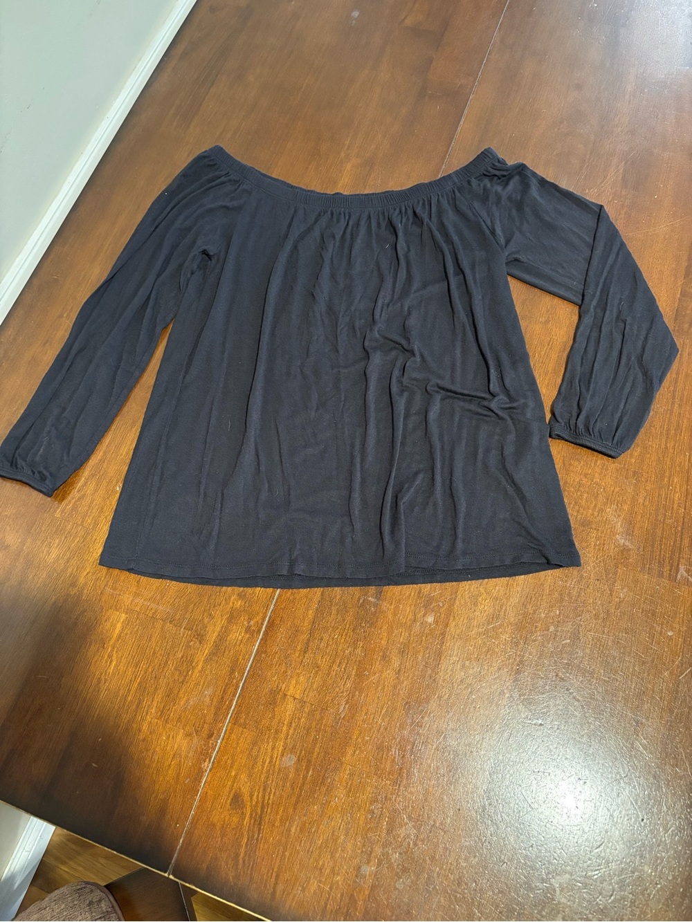 Hollister Women's Black Off-Shoulder Long-Sleeve Top